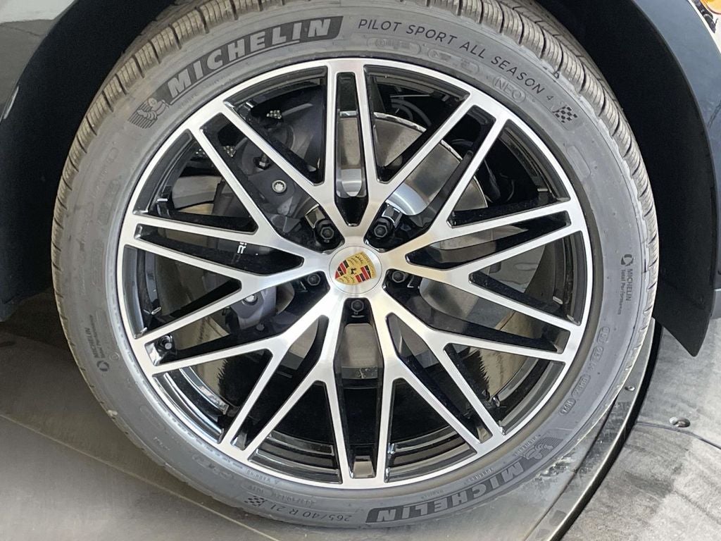 2026 Porsche Macan Base