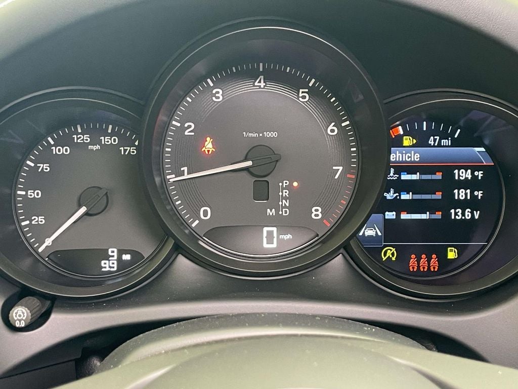2026 Porsche Macan Base