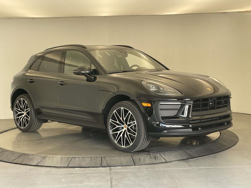 2026 Porsche Macan Base
