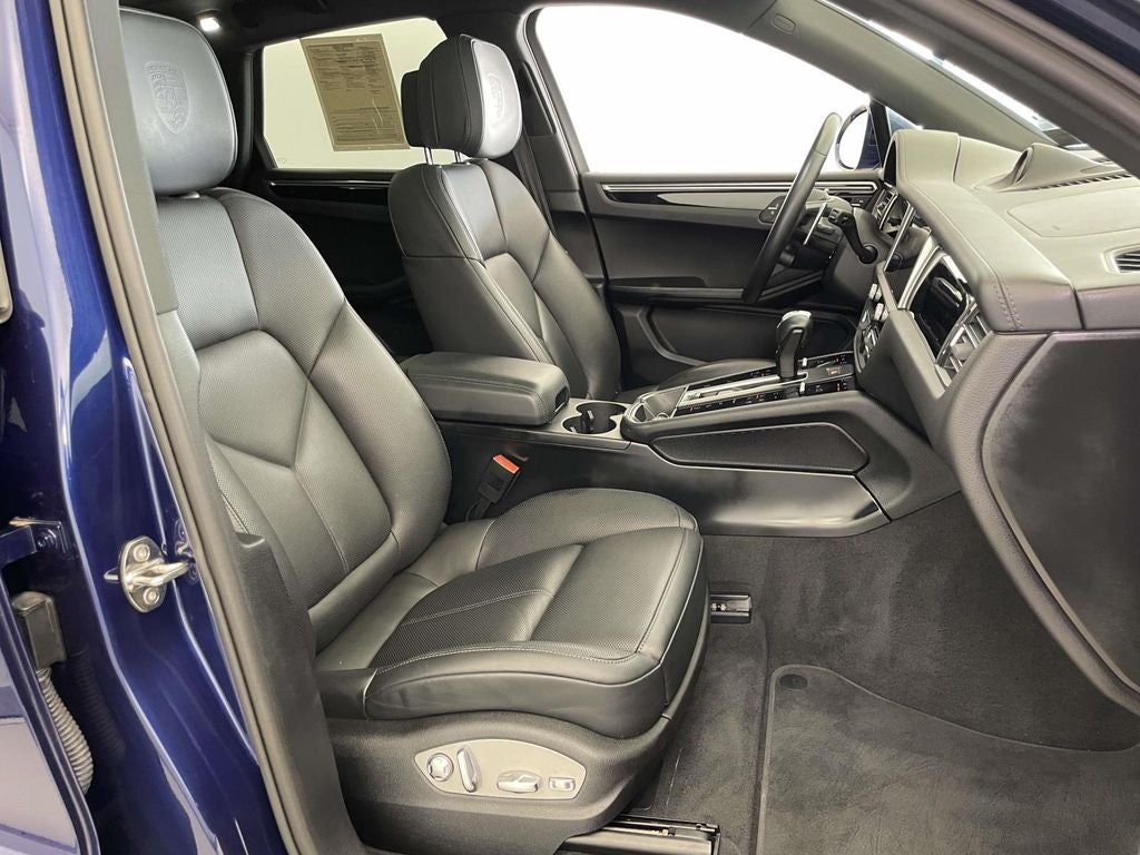 2023 Porsche Macan Base