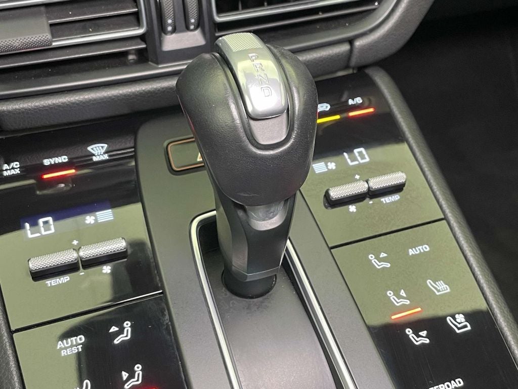 2023 Porsche Macan Base