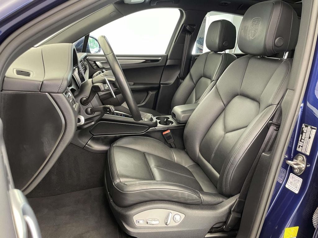 2023 Porsche Macan Base