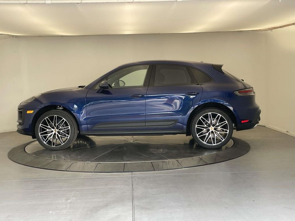 2025 Porsche Macan Base