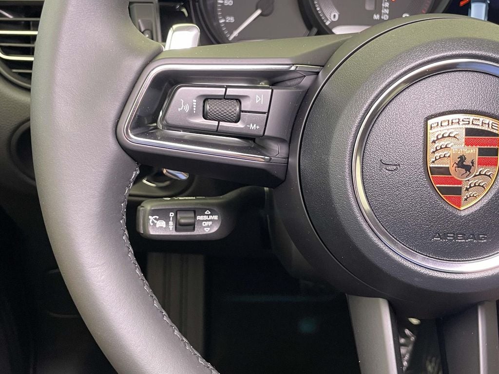 2025 Porsche Macan Base