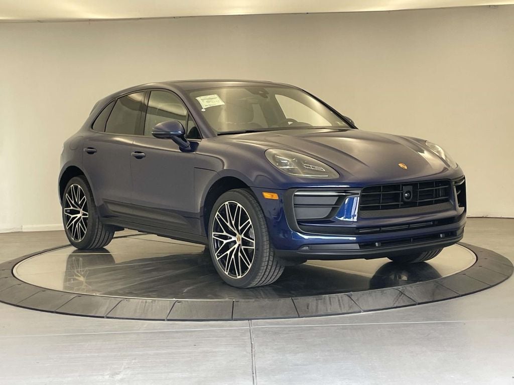 2025 Porsche Macan Base