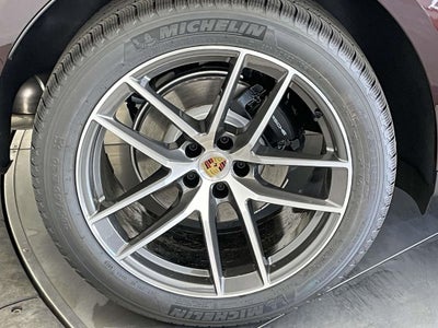 2026 Porsche Macan Base
