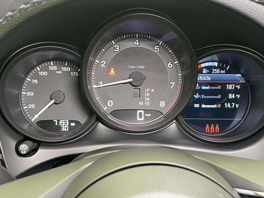 2025 Porsche Macan Base