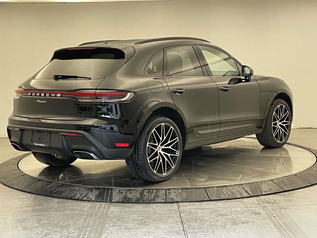 2025 Porsche Macan Base