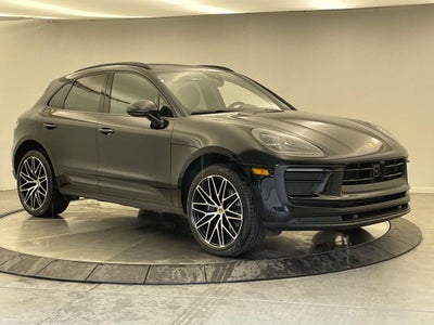 2025 Porsche Macan Base