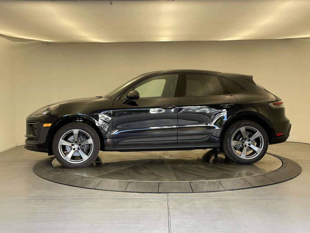 2025 Porsche Macan Base