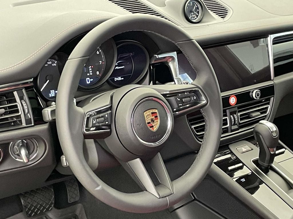 2025 Porsche Macan Base