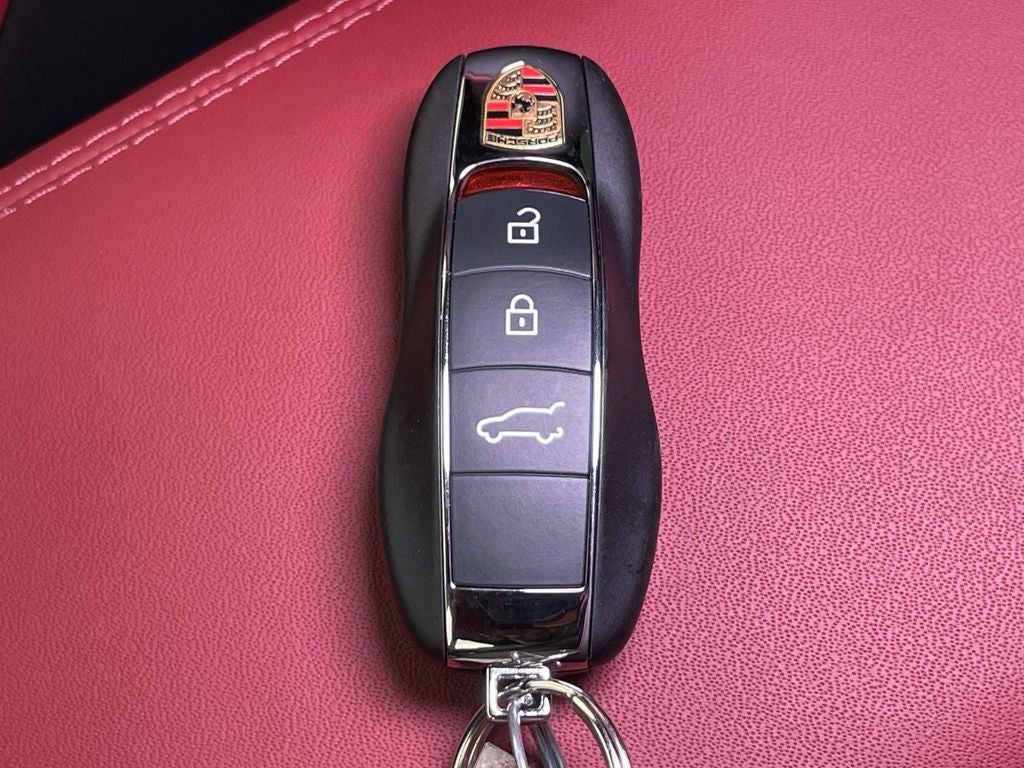 2025 Porsche Macan Base