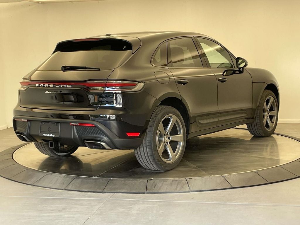 2025 Porsche Macan Base