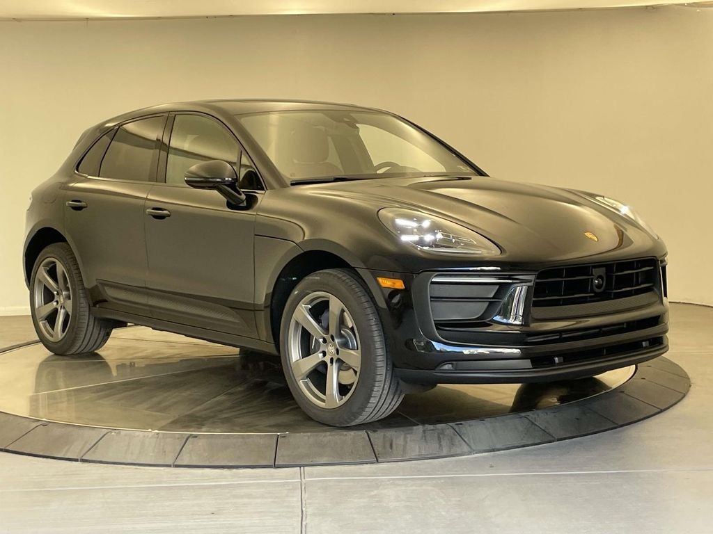 2025 Porsche Macan Base