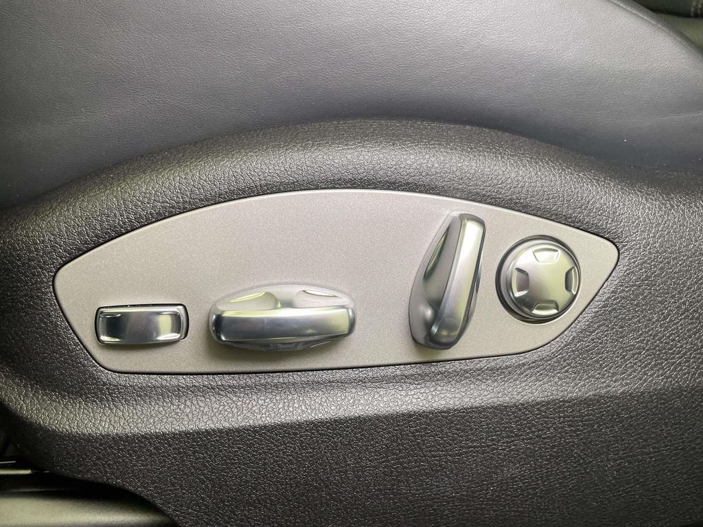 2026 Porsche Macan T