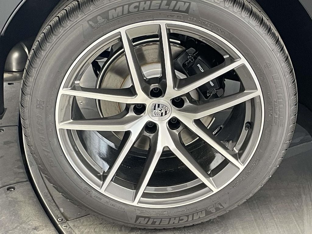 2026 Porsche Macan Base