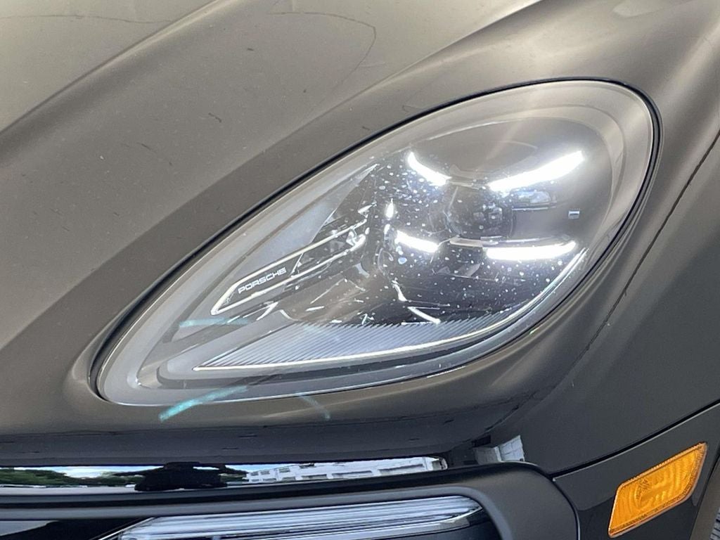 2026 Porsche Macan Base