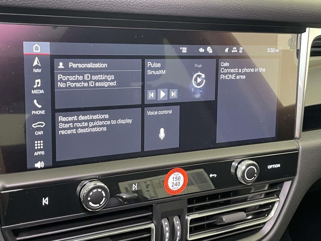 2026 Porsche Macan Base