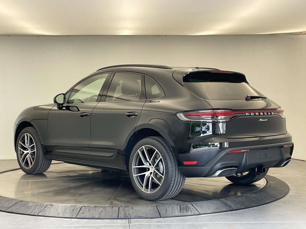 2026 Porsche Macan Base