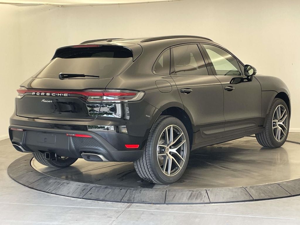 2026 Porsche Macan Base