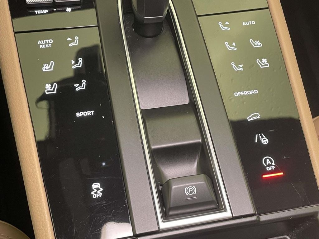 2023 Porsche Macan Base
