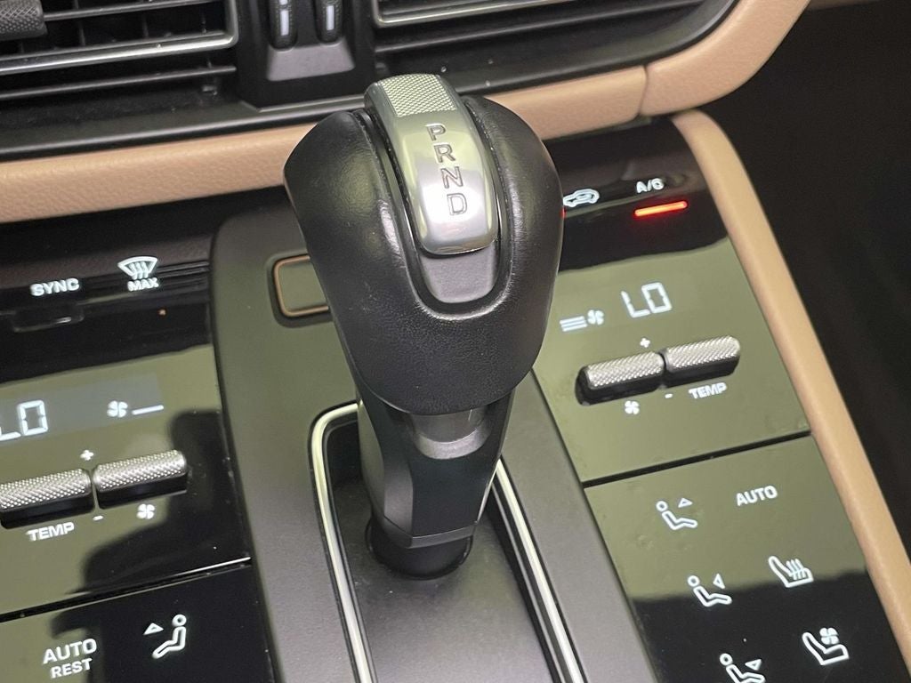 2023 Porsche Macan Base