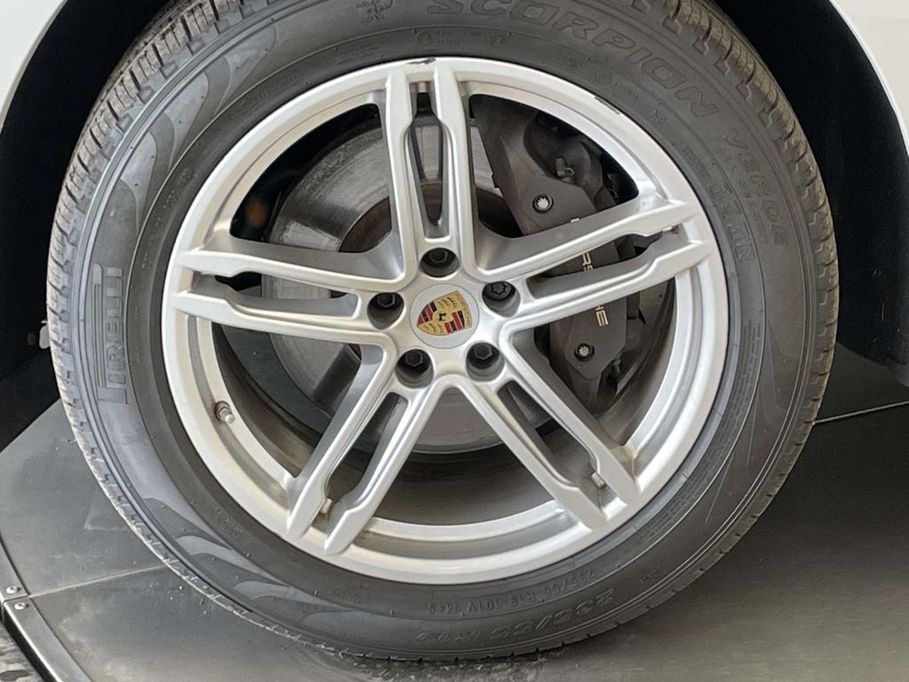 2023 Porsche Macan Base