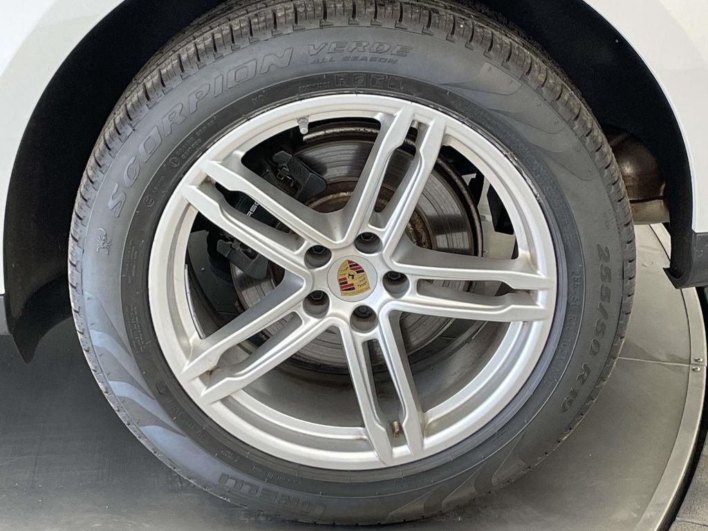 2023 Porsche Macan Base