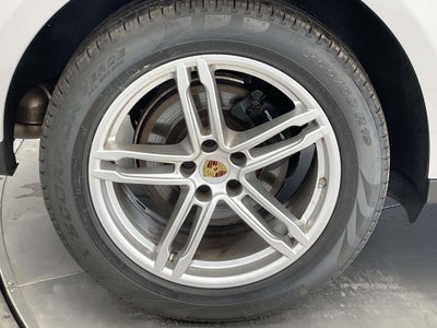 2023 Porsche Macan Base