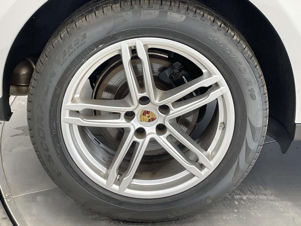 2023 Porsche Macan Base