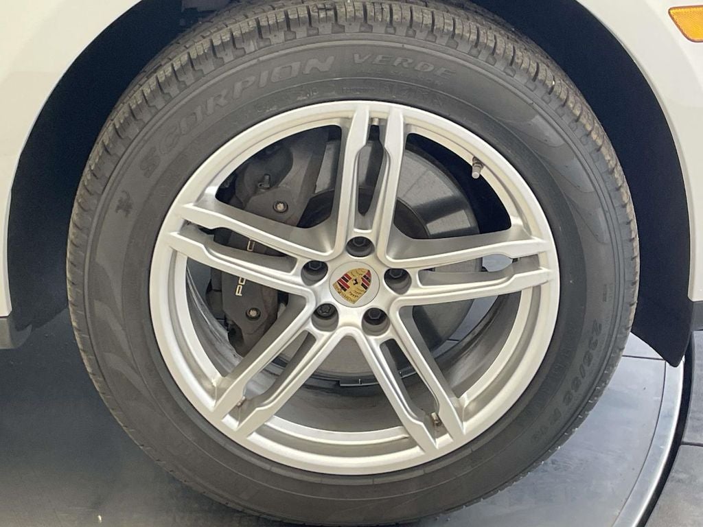 2023 Porsche Macan Base