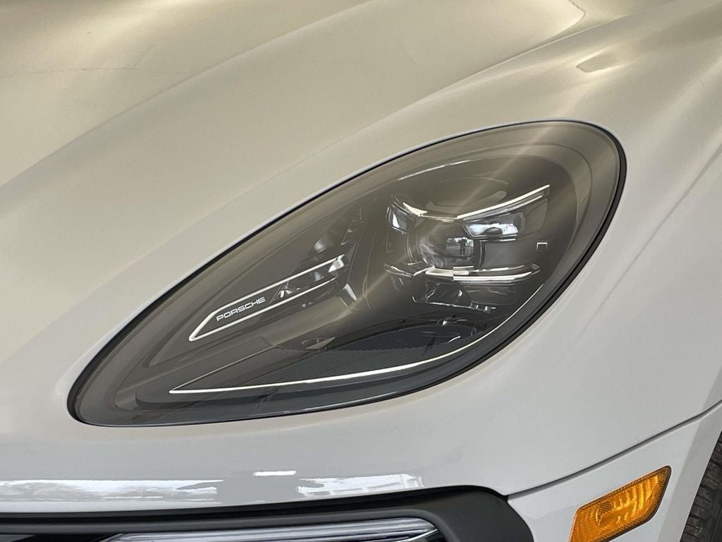 2023 Porsche Macan Base