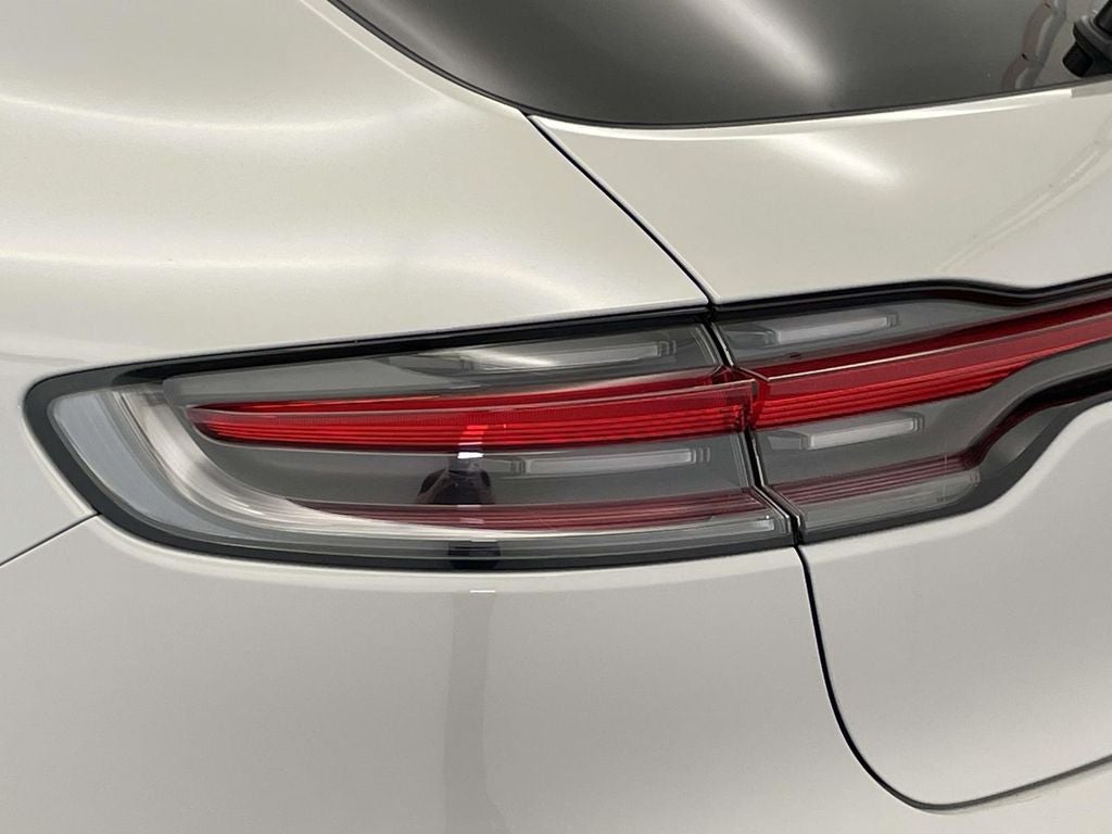 2023 Porsche Macan Base