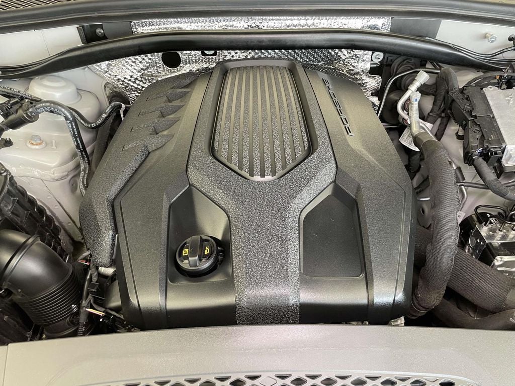 2023 Porsche Macan Base