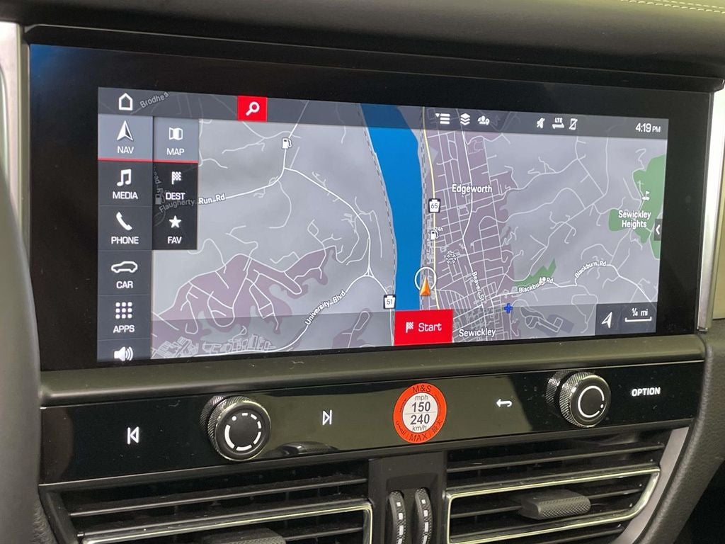 2023 Porsche Macan Base