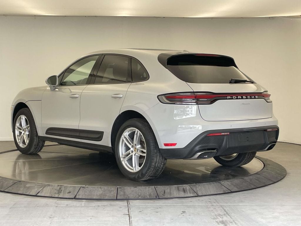 2023 Porsche Macan Base