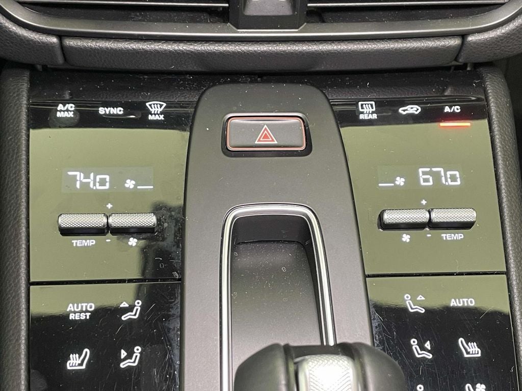 2023 Porsche Macan Base