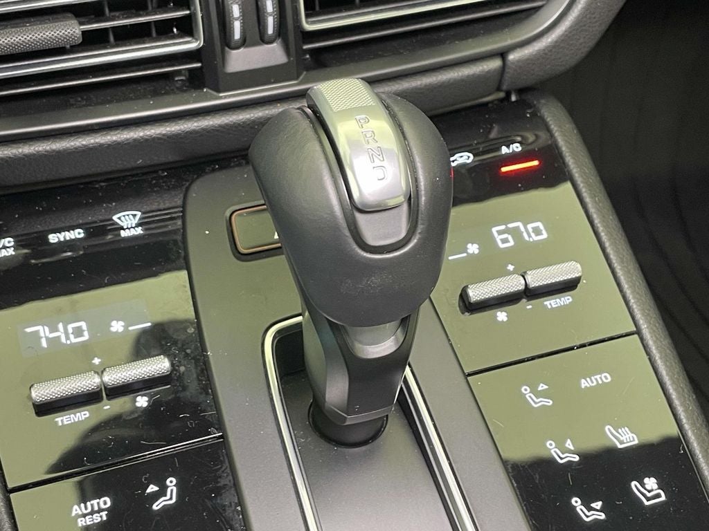 2023 Porsche Macan Base