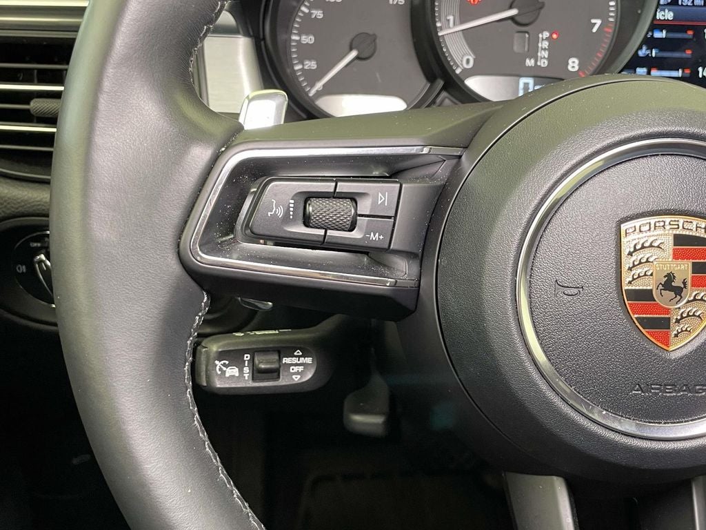 2023 Porsche Macan Base
