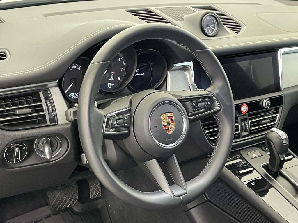 2023 Porsche Macan Base