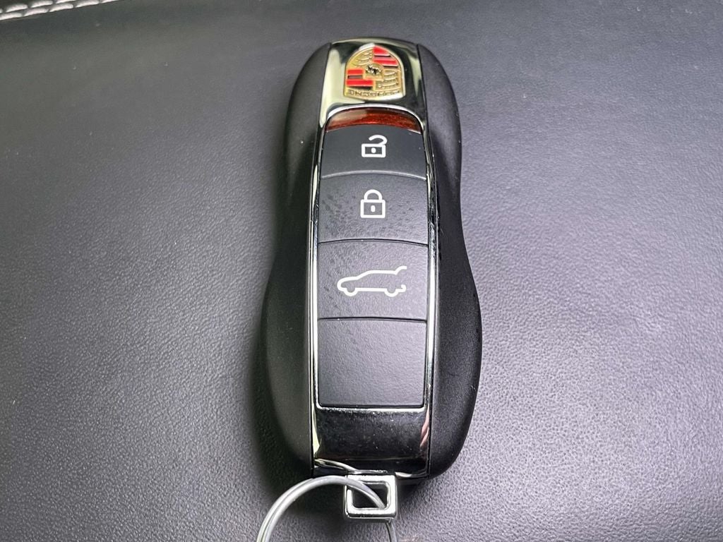 2023 Porsche Macan Base