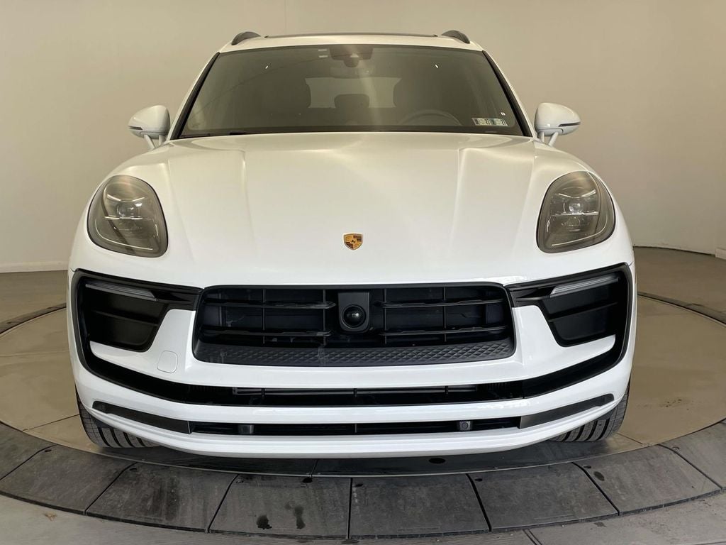 2025 Porsche Macan Base