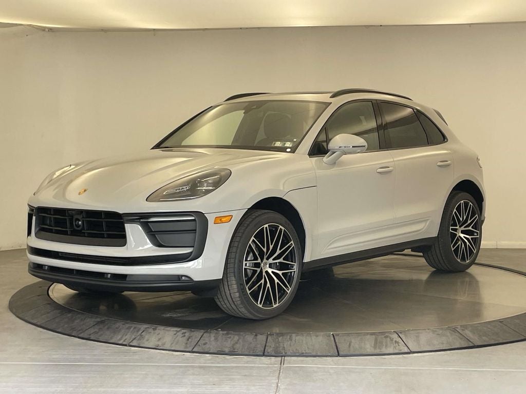 2026 Porsche Macan Base