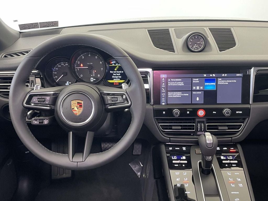 2026 Porsche Macan Base