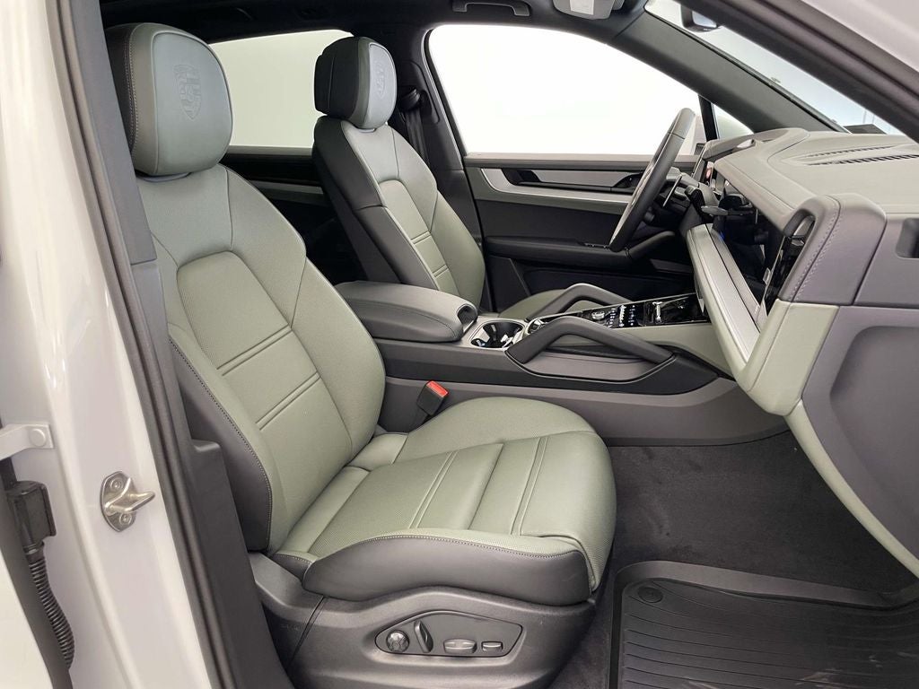 2026 Porsche Cayenne Base