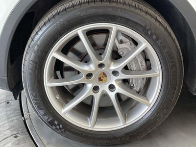 2023 Porsche Cayenne Base