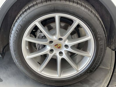2023 Porsche Cayenne Base
