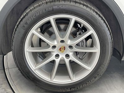 2023 Porsche Cayenne Base