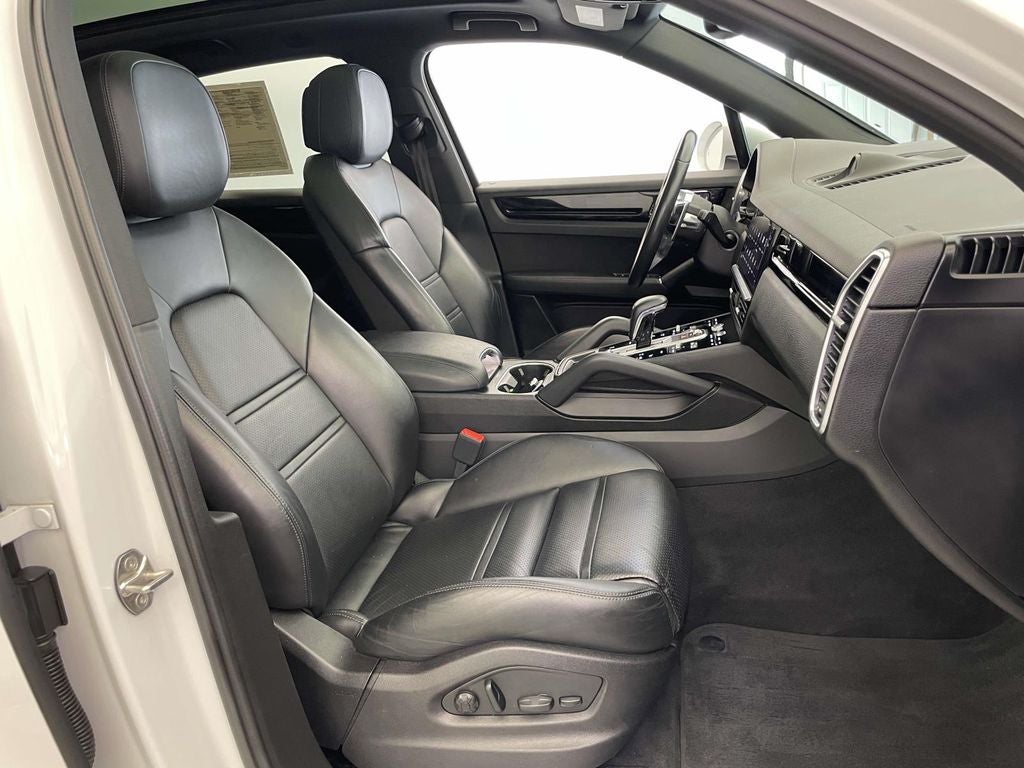 2023 Porsche Cayenne Base