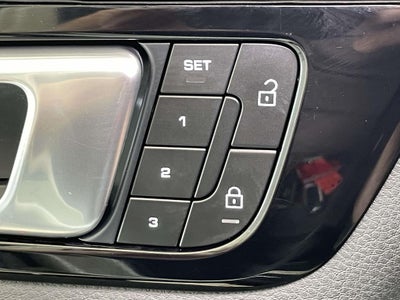 2023 Porsche Cayenne Base